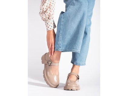 Lakované béžové loafersy na hrubé podrážce