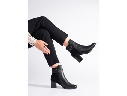 Černé kotníkové boty na sloupku s ozdobným páskem (Velikost 36)