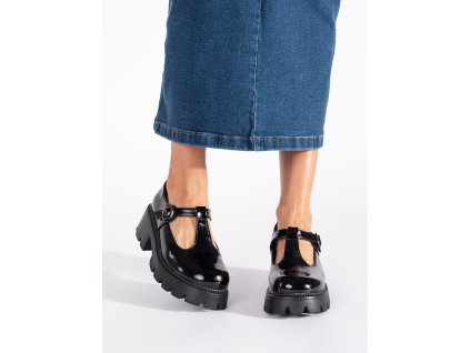 Černé lakované polobotky na platformě dámské