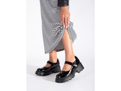 Černé lakované dámské polobotky na platformě (Velikost 36)