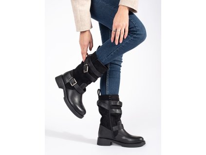 Černé kozačky na nízkém podpatku s přezkami (Velikost 36)