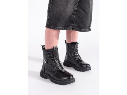 Černé šněrovací kotníkové boty zateplené kožíškem