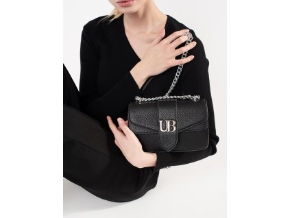 Černá malá kabelka přes rameno se stříbrným řetízkem (Velikost one size)