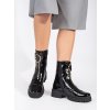 Černé lakované kotníkové boty  s ozdobným zámkem (Velikost 36)