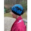 Plavecká silikonová čepice ČERNÁ BornToSwim® Classic MODRÉ logo