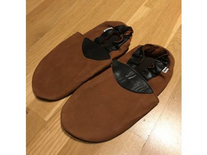 Barefoot capáčky - hnědé s černou, Tomar