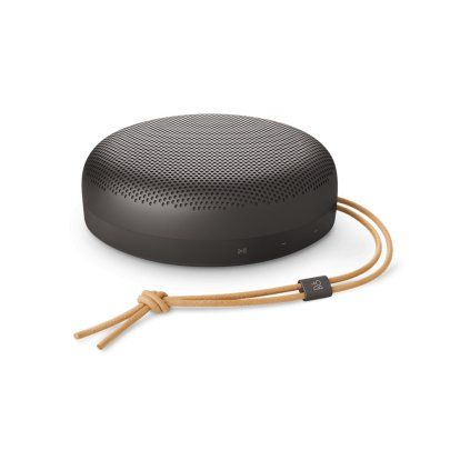 Packshot Beosound a1 3rd gen Granite Perspective 0021 s1200x1200px