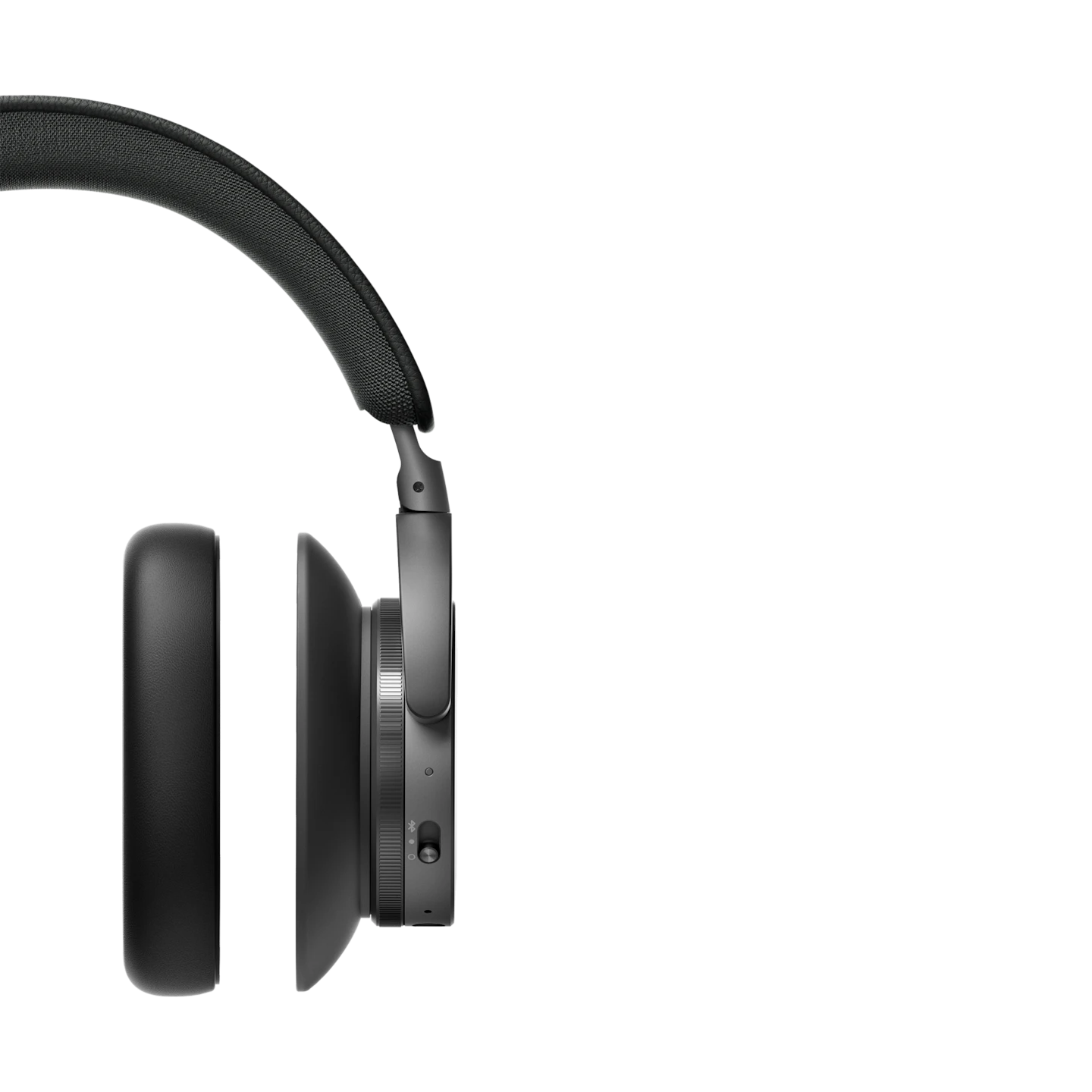 Náhradní náušník pro Beoplay H95 v černém provedení z jehněčí kůže
