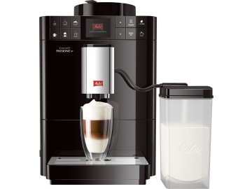 Melitta Passione OT Černá, pohled zepředu s nádobou na mléko