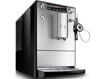Melitta Solo & Perfect Milk Stříbrná, šikmý přední pohled