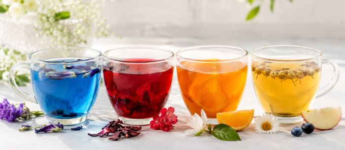 Čo dodáva čaju farbu? Modré, červené a oranžové čaje