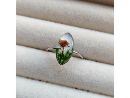 Stříbrný prstýnek s houbou a mechem