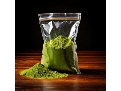 Firefly Fotka sáčku, ve kterém je prášek kratomu, sáček je celý průhledný, na stole z masivu 55411