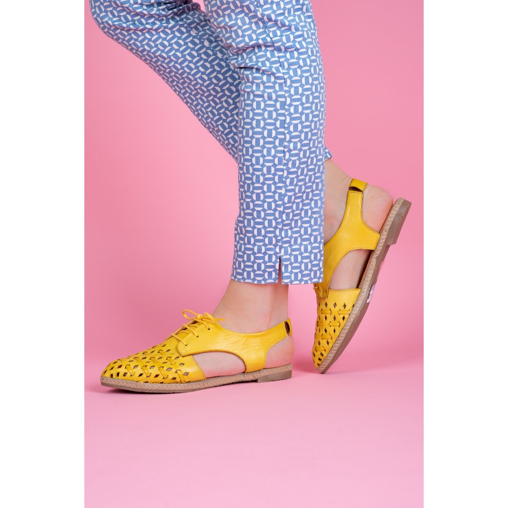 dámské žluté kožené sandály 1