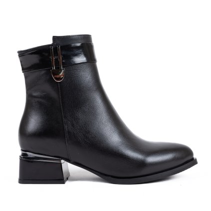 Dámské černé elegantní kotníčkové boty z hladké kůže