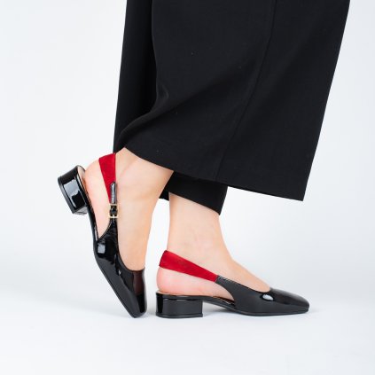 Dámské černé lodičky s otevřenou patou a červeným páskem přes patu