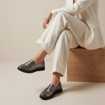 Dámské stříbrné mokasíny s flexibilní podešví Letizia