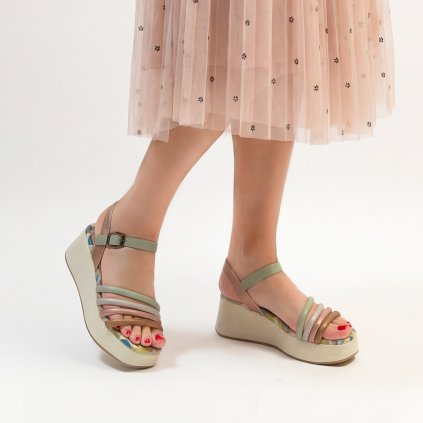 Dámské barevné sandály na klínku Anekke