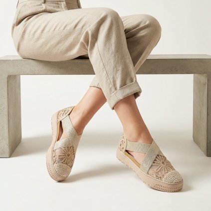 Dámské béžové vzdušné polobotky s gumovými pásky 7