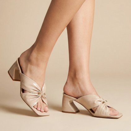 Dámské béžové nazouváky z lakované kůže Epica 6