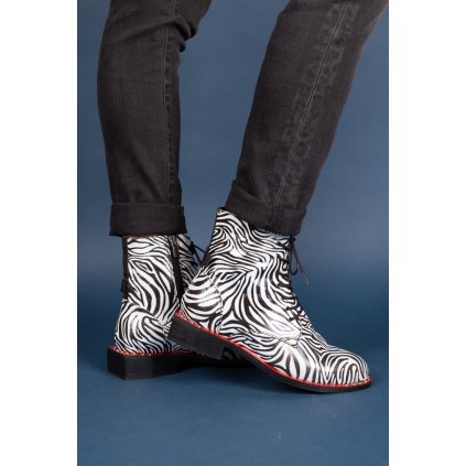 Dámské černobílé kožené kotníčkové boty Zebra 1