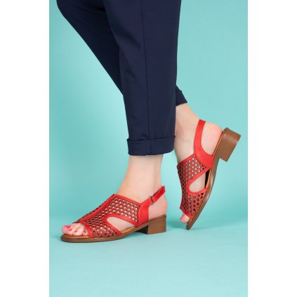 Dámské perforované červené kožené sandály na podpatku 1