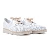 Dámské bílé kožené perforované polobotky 2