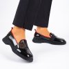 Dámské černé lakované mokasíny 2