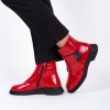 Dámské červené kotníčkové boty na suchý zip