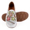 Dámské bílé perforované slip on polobotky s barevným zdobením 4
