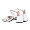 Dámské bílé kožené elegantní sandály na podpatku 5