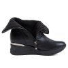 Dámské černé polokozačky na moderním klínku 6