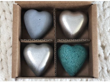 Modré a stříbrné magnetky ve tvaru srdce
