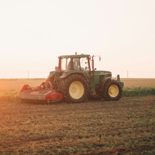 Jak seřídit traktor k orbě?