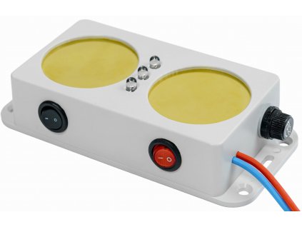 Silný ultrazvukový plašič do auta na kuny, myši a potkany B-FARM A150 | 2x50mm reproduktory + 3x LED