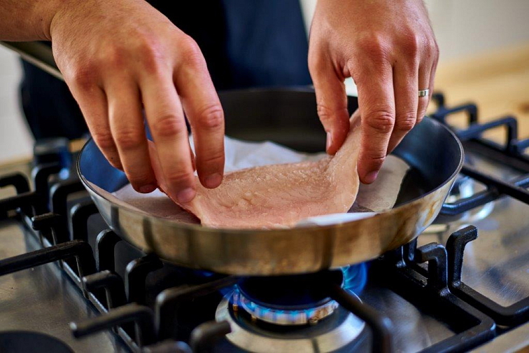 Norský losos obecný 5 porcí s kůží, bez kostí 750g