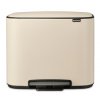 Bo Pedal Bin, 36L Soft Beige 8710755201622 Brabantia 300dpi 2000x2000px 9 NR 27539