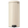 NewIcon Pedal Bin, 30L Soft Beige 8710755149962 Brabantia 300dpi 2000x2000px 9 NR 27503