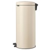 NewIcon Pedal Bin, 30L Soft Beige 8710755149962 Brabantia 300dpi 2000x2000px 9 NR 27504