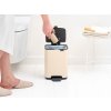 Bo Pedal Bin, 4L Soft Beige 8710755237829 Brabantia 96dpi 2000x2000px 9 NR 49368