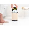 Bo Pedal Bin, 4L Soft Beige 8710755237829 Brabantia 96dpi 2000x2000px 9 NR 49369