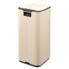 Bo Pedal Bin, 30L Soft Beige 8710755238123 Brabantia 96dpi 2000x2000px 9 NR 49460