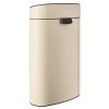 Touch Bin New, 40L Soft Beige 8710755200748 Brabantia 96dpi 1000x1000px 7 NR 27512