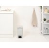 StepUp Pedal Bin 10L Light Grey 8710755800245 Brabantia 96dpi 2000x2000px 9 NR 31936