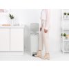 StepUp Pedal Bin 40L Light Grey 8710755800009 Brabantia 96dpi 1000x1000px 7 NR 24922