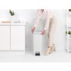 StepUp Pedal Bin 40L Light Grey 8710755800009 Brabantia 96dpi 1000x1000px 7 NR 24925