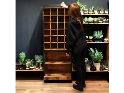 Stojan na Svíčky s Poličkami