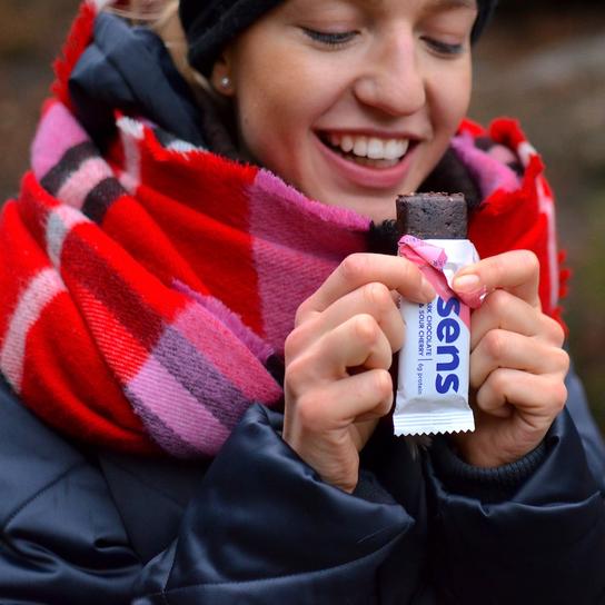 Sens Pleasure protein bar tmavá čokoláda a višeň 40 g Obrázek