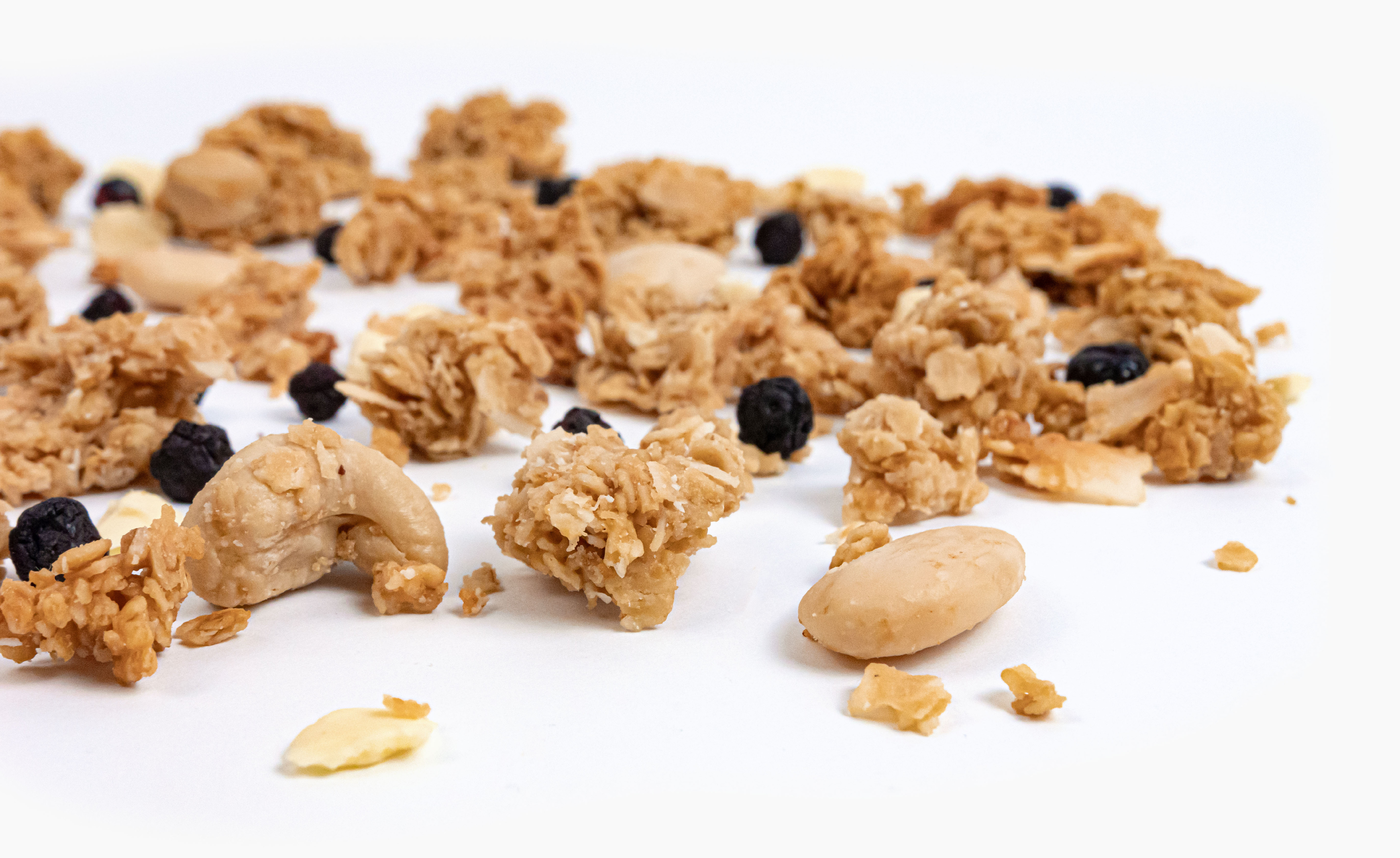 BrainMax Pure Blueberry Cheesecake Granola, Borůvky a Bílá čokoláda, BIO, 30 g Obrázek