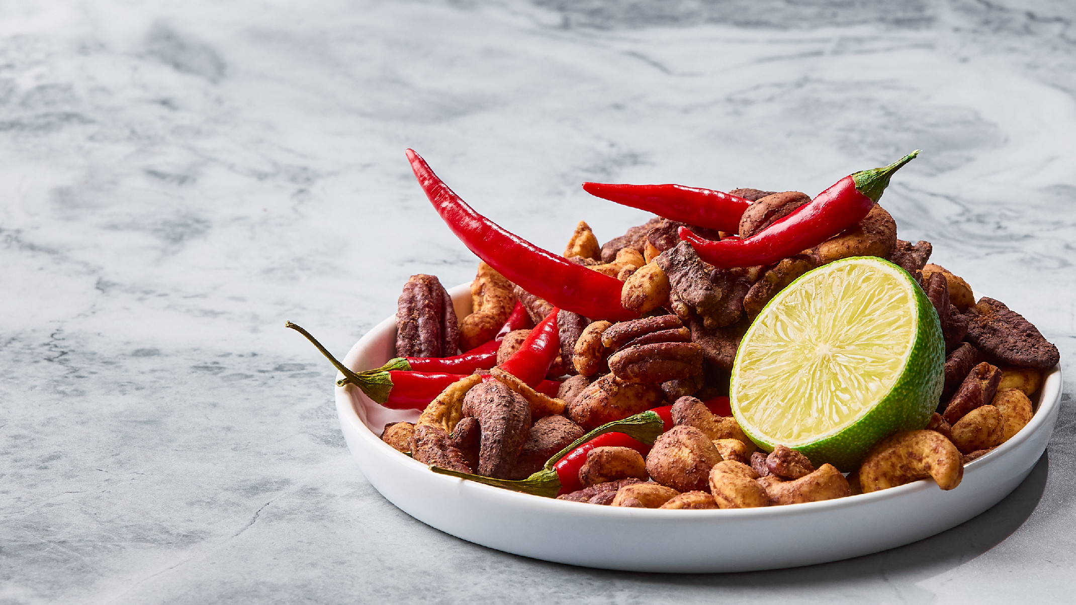 BrainMax Pure Směs ořechů, Chilli & Limetka, BIO, 225 g Obraz